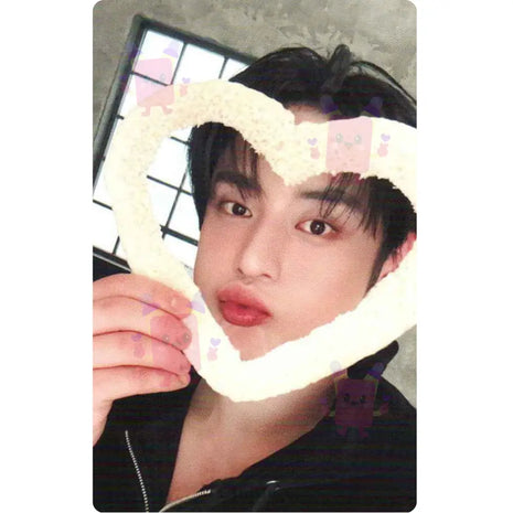 ZB1 - Jiwoong Never Say Never Photobook Ver. MAKESTAR Photocard