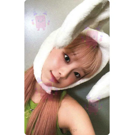 CHUU - A ver. Howl Lucky Draw MAKESTAR Photocard (Gray)