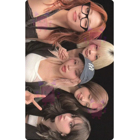 LE SSERAFIM - Group HOT Weverse Photo