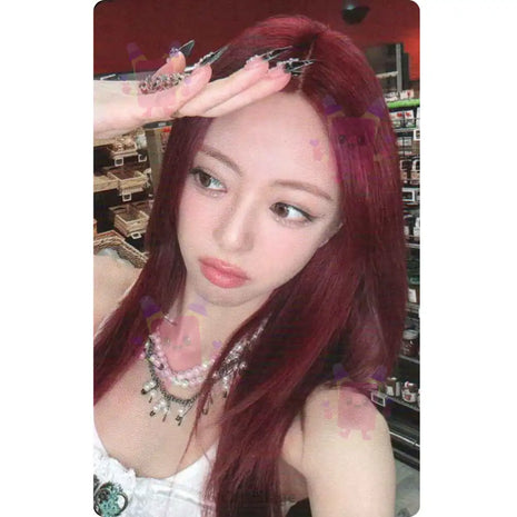 ITZY - YUNA TUNNEL VISION MAKESTAR Photocard