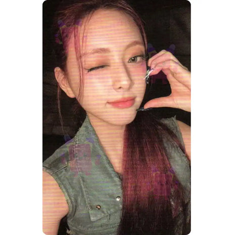 ITZY - YUNA TUNNEL VISION Box Ver. Photocard